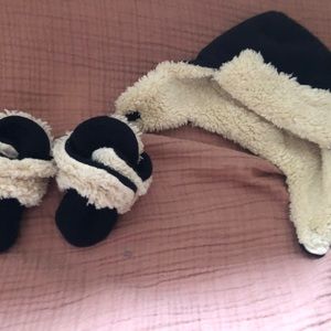 Zutano trapper hat and booties NEVER WORN